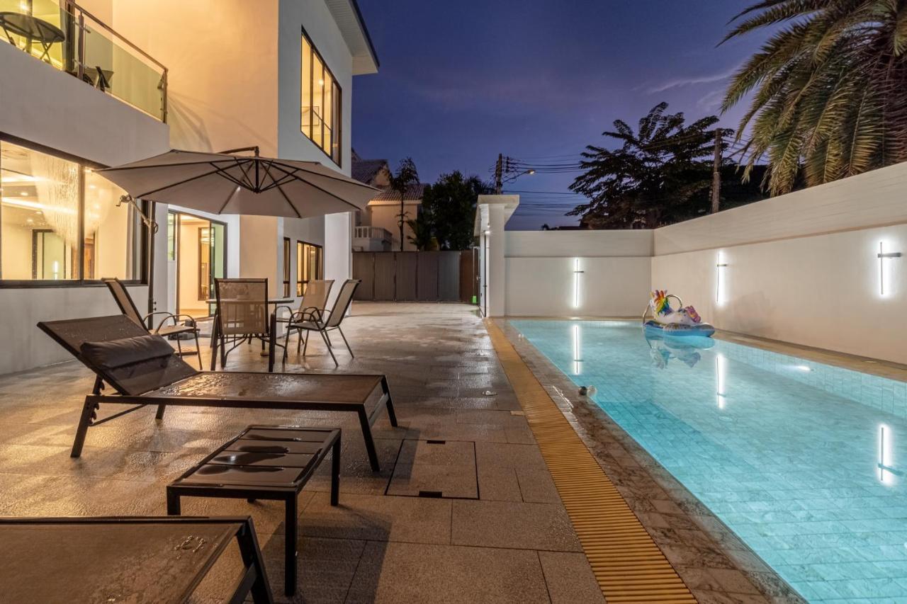 Villa King 【芭提雅市中心独栋villa】【泳池】【5卧7卫】【独立ktv包厢】【豪华装修】 *