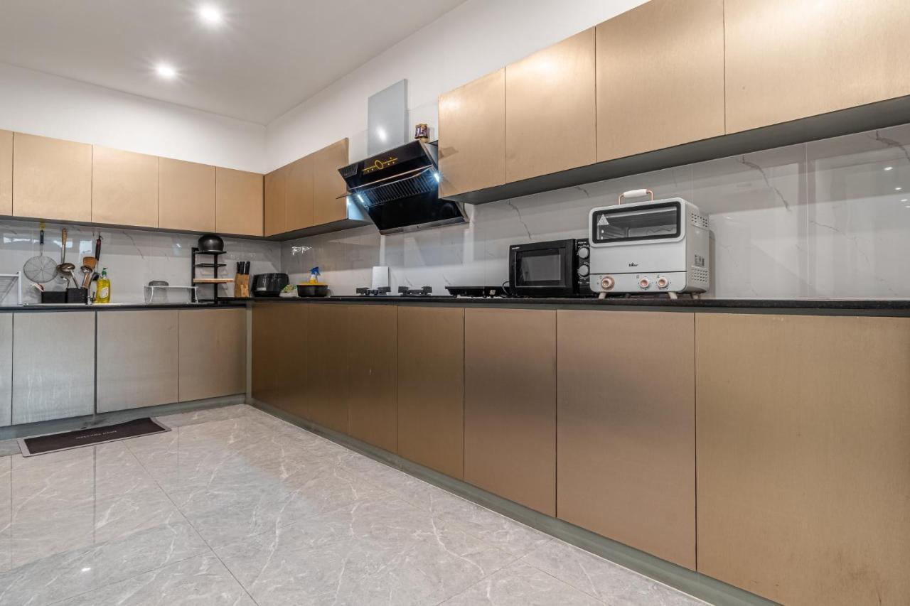 Villa King 【芭提雅市中心独栋villa】【泳池】【5卧7卫】【独立ktv包厢】【豪华装修】 *