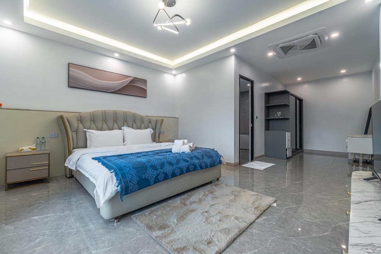 King 【芭提雅市中心独栋villa】【泳池】【5卧7卫】【独立ktv包厢】【豪华装修】 Villa Pattaya